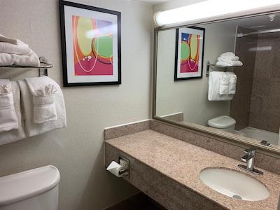 هلید این ویرجینیا بیچ-اُسینسید (21است است)