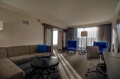 ریچمند ماریت شرت پومپ