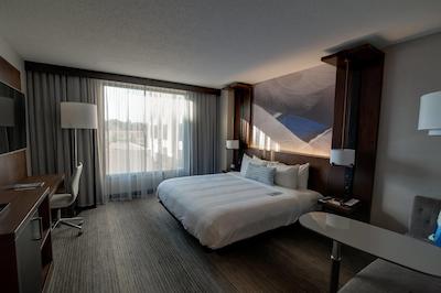 ریچمند ماریت شرت پومپ