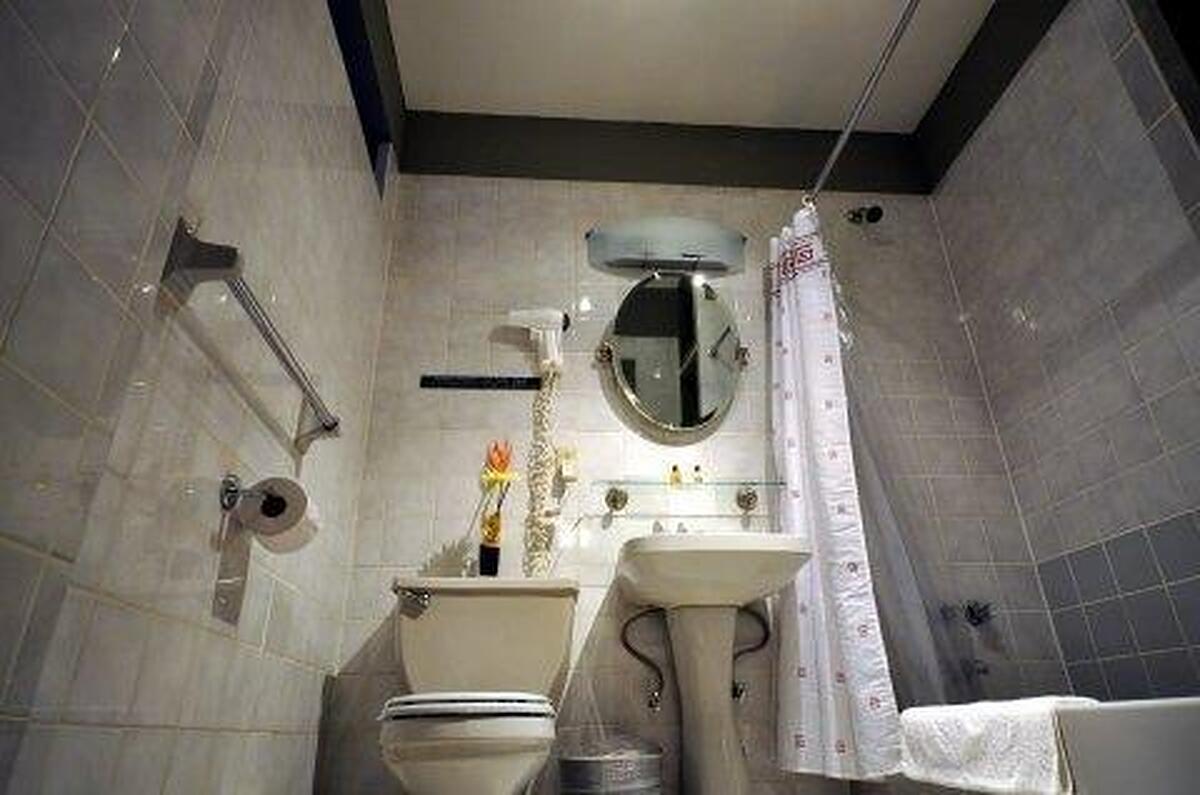 Off Soho Suites