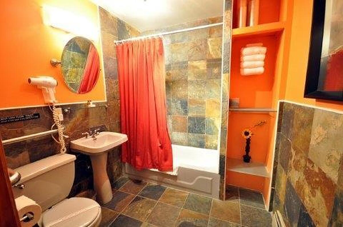 Off Soho Suites