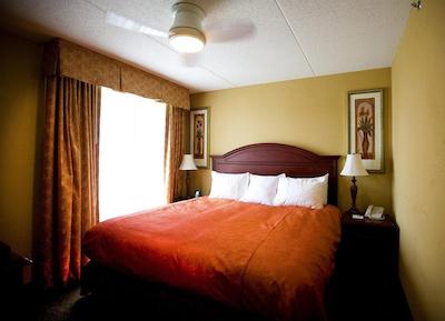 هموود سویتز بای هیلتون لکسینگتون