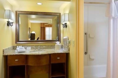 هموود سویتز بای هیلتون فنیکس-مترو سنتر