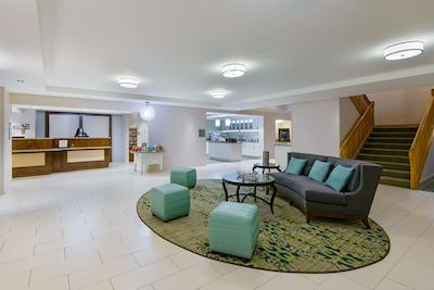 هموود سویتز بای هیلتون فنیکس-مترو سنتر