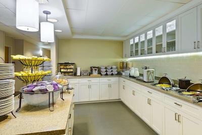 هموود سویتز بای هیلتون فنیکس-مترو سنتر