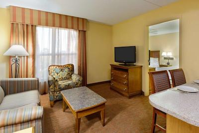 هموود سویتز بای هیلتون فنیکس-مترو سنتر