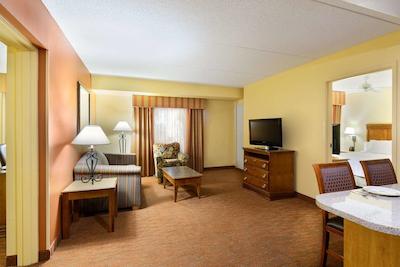 هموود سویتز بای هیلتون فنیکس-مترو سنتر