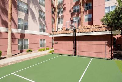 هموود سویتز بای هیلتون فنیکس-مترو سنتر