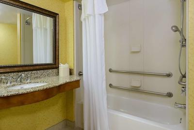 هموود سویتز بای هیلتون فنیکس-مترو سنتر