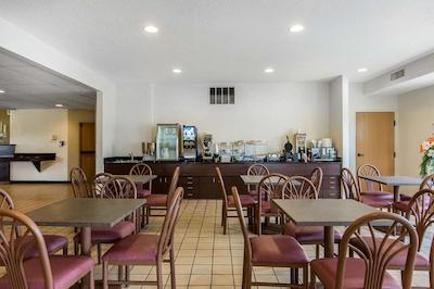 اکنو لج این اند سویتز