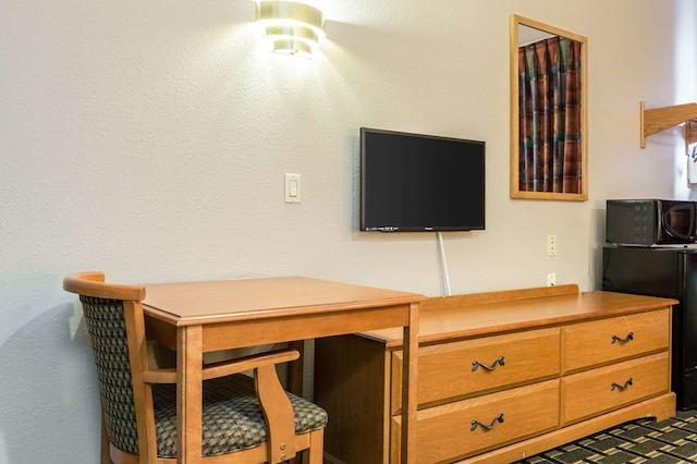 اکنو لج این اند سویتز