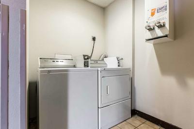 اکنو لج این اند سویتز