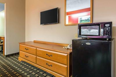 اکنو لج این اند سویتز