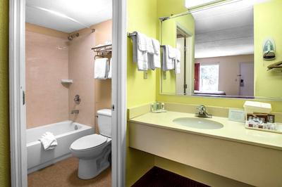 کوالیتی این دونکان اسپارتانبورگ وست