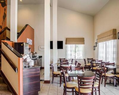 اسلیپ این نیر بوش گاردنز-وسف