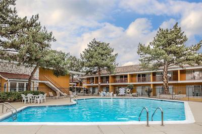 اکنو لج نیر رنو-اسپارکز کنونشن سنتر