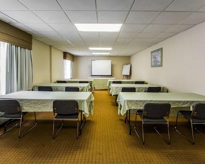 اسلیپ این اُرلاندو آیرپرت