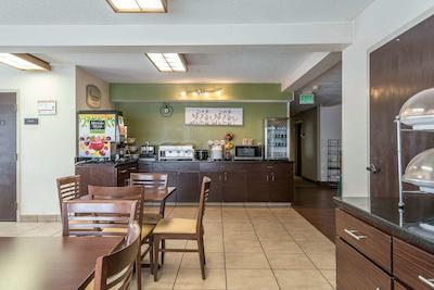 اسلیپ این آیرپرت