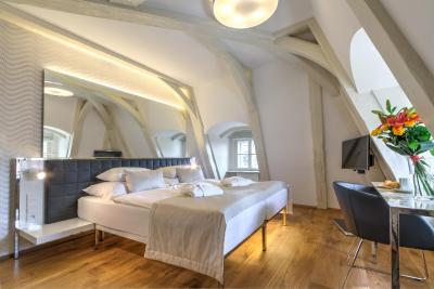 هتل گولدن استار