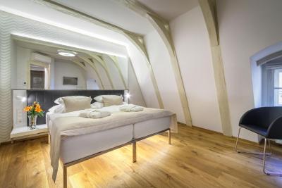 هتل گولدن استار