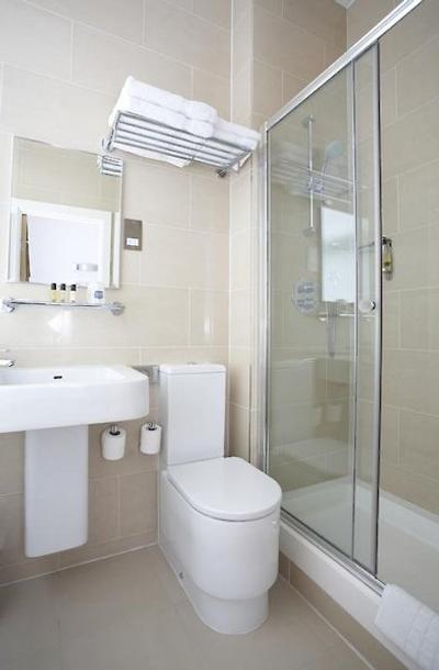 ایبیز استیلز لندن گلوسستر راد هتل