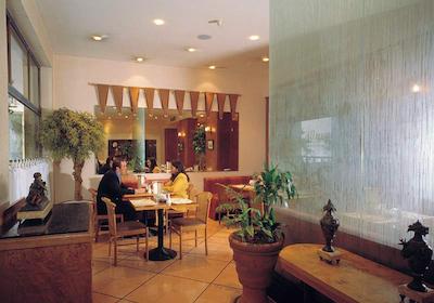 اسپریا پالاس