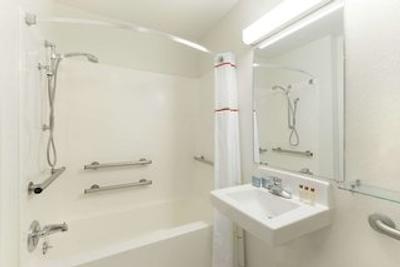 هاودرن سویتز بای ویندهام لویسویل