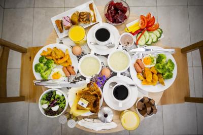 ریال کورت هتل