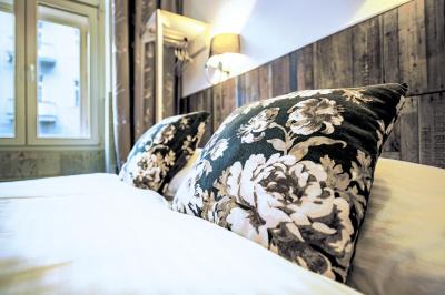 ریال کورت هتل