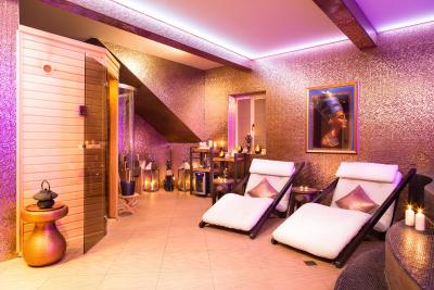 ریال کورت هتل