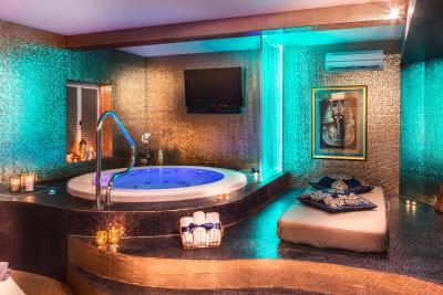 ریال کورت هتل