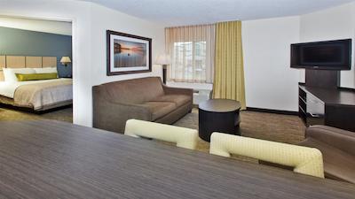 کاندلوود سویتز هونتسویل