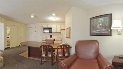 کاندلوود سویتز هونتسویل