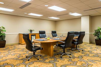 هیلتون ایندیاناپلیز هتل اند سویتز