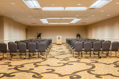 هیلتون ایندیاناپلیز هتل اند سویتز