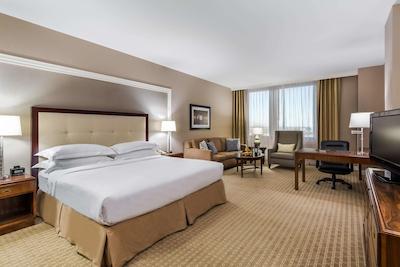 هیلتون ایندیاناپلیز هتل اند سویتز