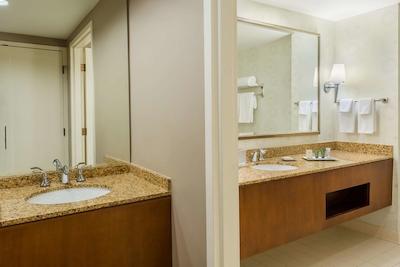 هیلتون ایندیاناپلیز هتل اند سویتز