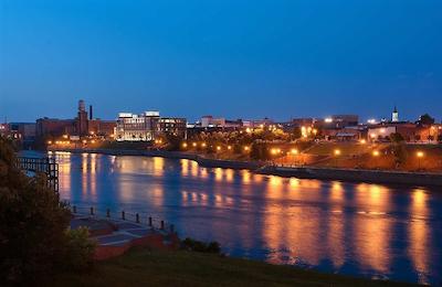 هامپتون این کلومبوز نرد