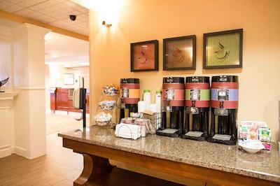 هامپتون این کلومبوز نرد