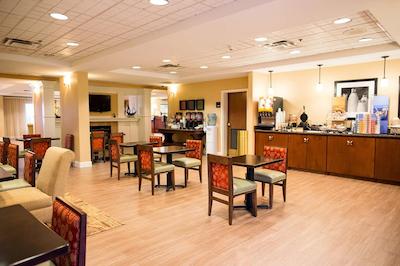 هامپتون این کلومبوز نرد