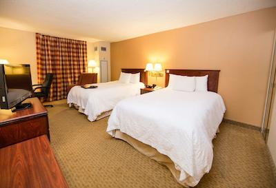 هامپتون این کلومبوز نرد