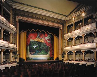 هامپتون این کلومبوز نرد