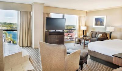 هیلتون چارلت ونیورسیتی پلاس