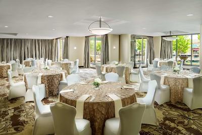 هیلتون چارلت ونیورسیتی پلاس