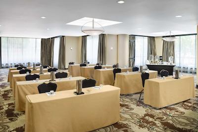 هیلتون چارلت ونیورسیتی پلاس