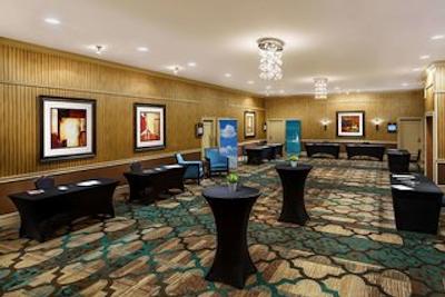 هیلتون چارلت ونیورسیتی پلاس