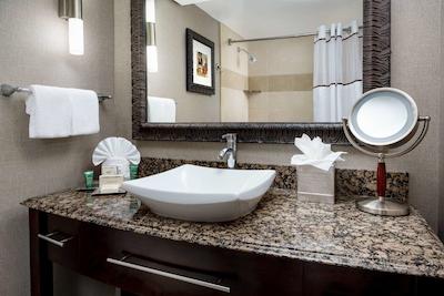 هیلتون چارلت ونیورسیتی پلاس