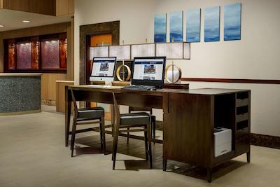 هیلتون چارلت ونیورسیتی پلاس