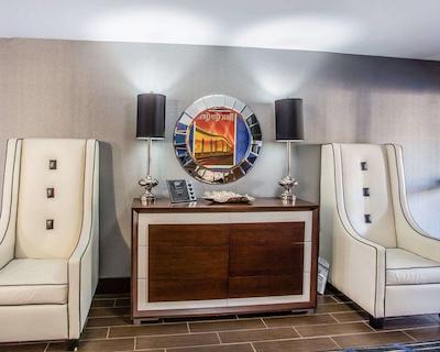 کوالیتی سویتز ناشویل آیرپرت