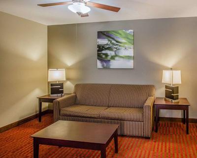 کوالیتی سویتز ناشویل آیرپرت